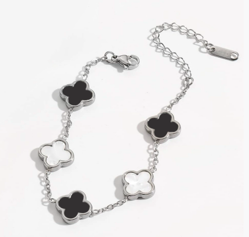 Clover Motif Bracelet: Dainty Luck & Elegance for Daily Wear