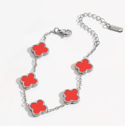 Clover Motif Bracelet: Dainty Luck & Elegance for Daily Wear