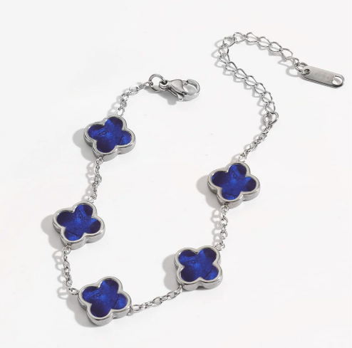 Clover Motif Bracelet: Dainty Luck & Elegance for Daily Wear